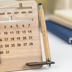 Wooden Calendar Desk Stand with Pen Set 1